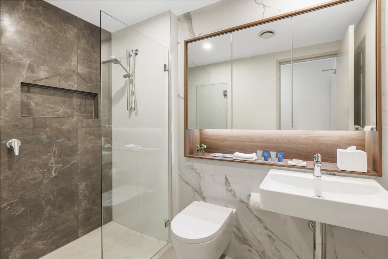 Meriton Suites Liverpool Exteriér fotografie Bathroom