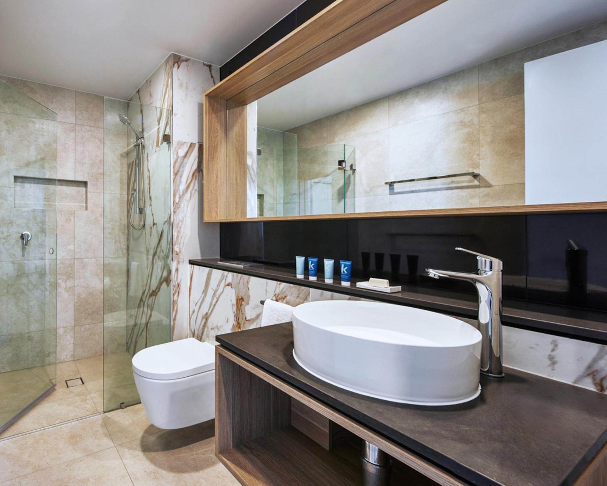 Meriton Suites Liverpool Exteriér fotografie Bathroom
